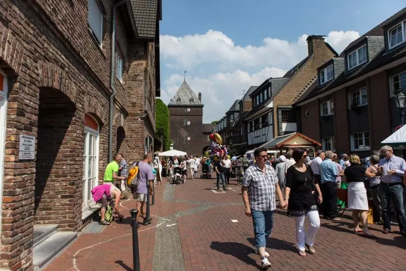 Monheim am Rhein (c) Dagobert Wiedamann